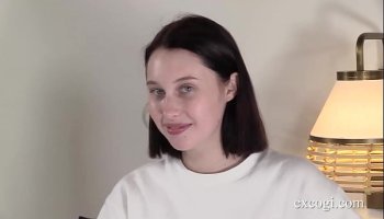 Malory Malibu First Time Pussy Eating