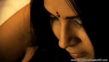 Innocent Indian Maiden Lets You View Her Naked