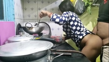 Khaas Taur Se Apni Biwi Ko Khush Karne Ke Liye Maine Usse Bahar Gh घुमाने Le Gaya Aur Use Khob Choda